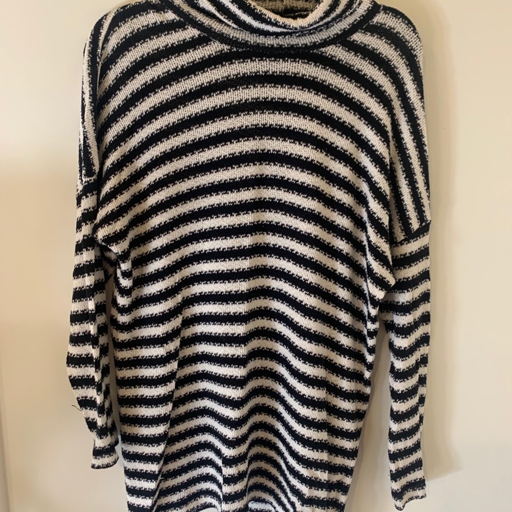 Intro. (S) Turtleneck Sweater